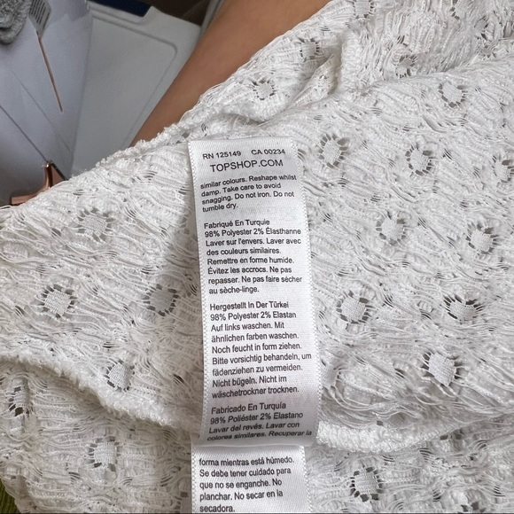 TOPSHOP• Textured•White•Ruffled• Blouse Top - Picture 8 of 8